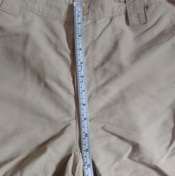 North Face Short Size Large - Picture 5 of 9